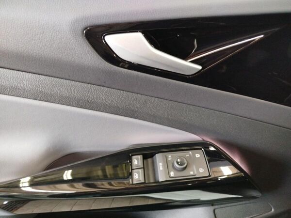 Volkswagen ID.5 Pure DAB+ IQLight Navi DynamicLightAssist Wärmepumpe FrontAssist bild 7