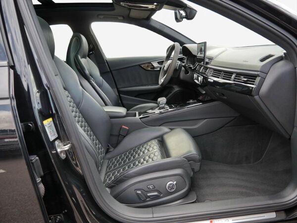 Audi RS4 RS 4 Avant quattro Matrix*B&O*HuD*Pano*360° bild 4
