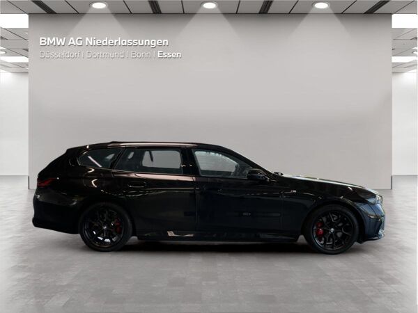 BMW i5 eDrive40 Touring M Sport AHK LiveCockpitProf bild 4