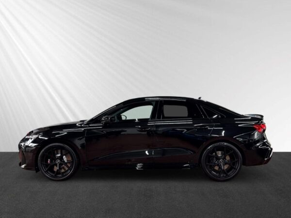 Audi RS3 Limousine qu S tro ACC+Kamera+Matrix+Pano bild 2