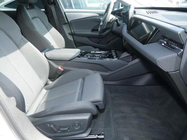 Audi A6 e-tron Sportback ACC AHK Matrix Tech plus 21 bild 6