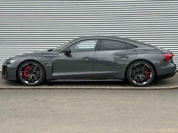 Audi RS e-tron GT performance +AKTIVFAHRWERK+ALLRADLENKUNG+ bild 3