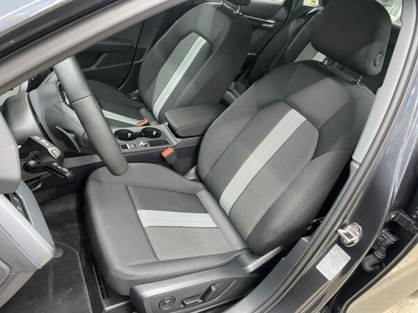 Audi A3 Limousine 35 TFSI advanced NAVI+AHK+RFK+ACC+AKTION bild 5