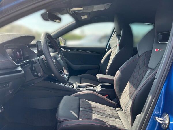 Skoda Octavia Combi RS 2,0 TSI DSG ACC 360° AHK *SONDERAKTION* bild 7