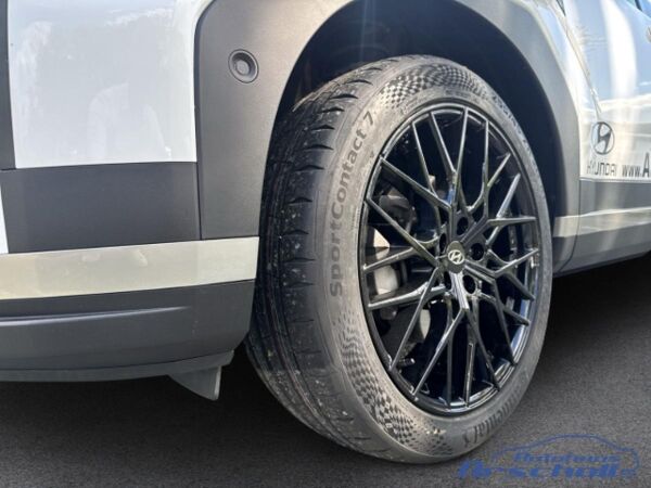 Hyundai SANTA FE 4WD 8Fach bereift Navi Leder Memory Sitze Soundsystem Niveau Digitales Cockpit bild 3