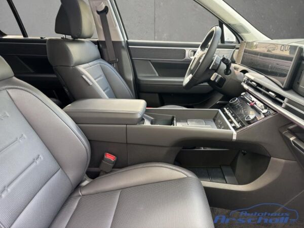 Hyundai SANTA FE 4WD 8Fach bereift Navi Leder Memory Sitze Soundsystem Niveau Digitales Cockpit bild 4