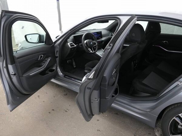 BMW 320 d xDrive M Sportpaket*18 Zoll*360 Kamera*Head Up*ACC* bild 7
