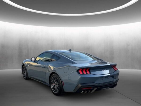 Ford Mustang Fastback 5.0 Ti-VCT V8 328 kW GT bild 3