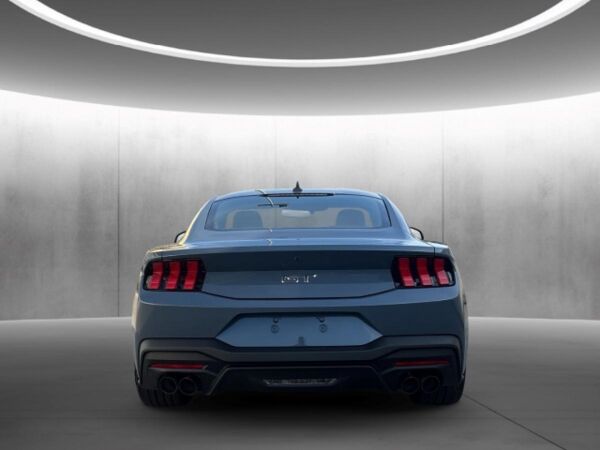 Ford Mustang Fastback 5.0 Ti-VCT V8 328 kW GT bild 4