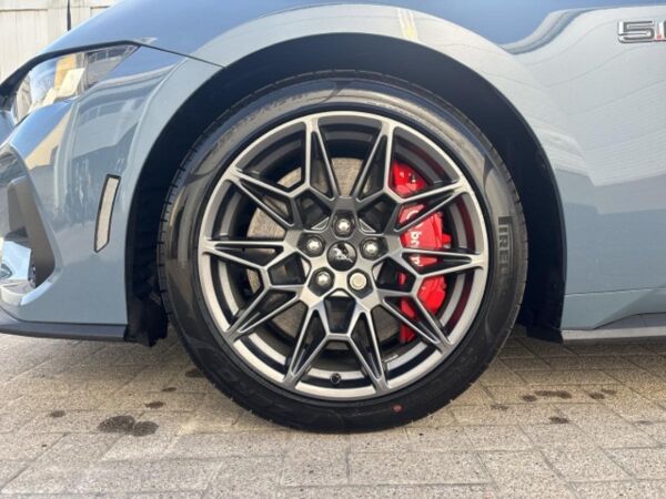 Ford Mustang Fastback 5.0 Ti-VCT V8 328 kW GT bild 6
