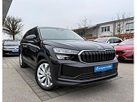 Skoda Kodiaq „GEWERBE“ SELECTION 2026 2.0 TDI 193 4x4 DSG (UVP 59.310€/SOFORT) 7-SITZE/KOMFORT/AHK/EASY/WINTER/UV Skoda Kodiaq „GEWERBE“ SELECTION 2026 2.0 TDI 193 4x4 DSG (UVP 59.310€/SOFORT) 7-SITZE/KOMFORT/AHK/EASY/WINTER/UV