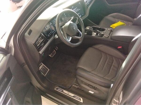 Volkswagen Touareg R / HYBRID PANO NACHTSICHT WINTERRÄDER GARANTIE bild 7