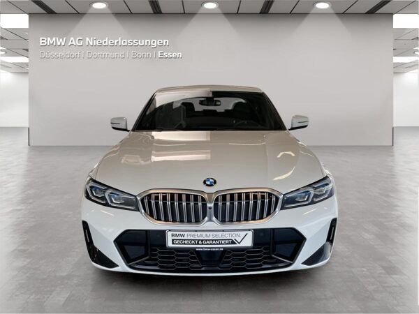 BMW 330 i xDrive Limousine M Sport AHK Kamera HiFi bild 6