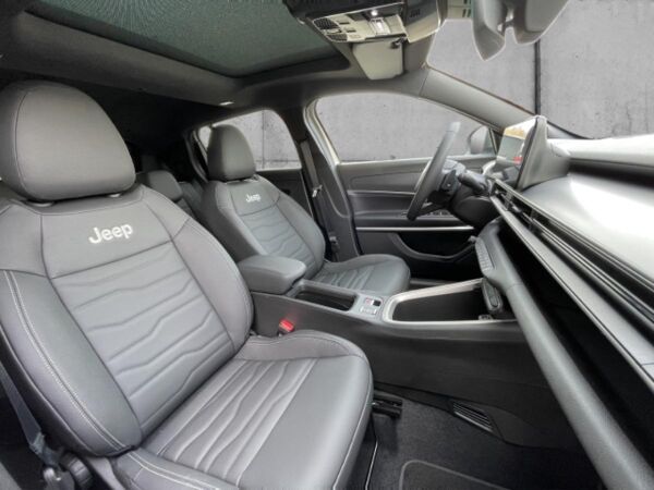 Jeep Avenger SUMMIT MHEV PANORAMA+PDC+CARPLAY+KAMERA+ACC+NAVI bild 6
