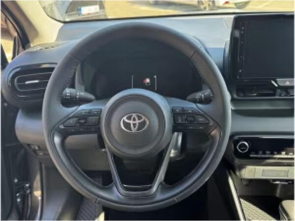 Toyota Yaris 1.5l Teamplayer Comfort-Paket LED ACC SHZ RFK ALU KLIMA bild 5