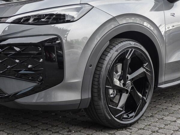 Volkswagen T-Roc R-Line !! SONDERLEASING NUR BIS 20.05. !! Sofort verfügbar !! bild 7