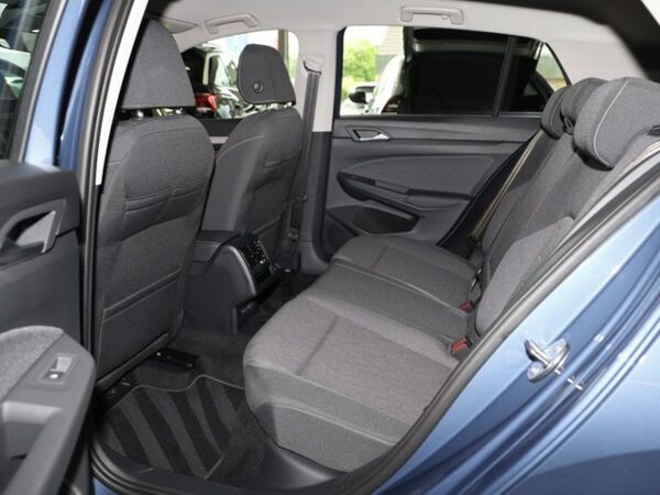 Volkswagen Golf VIII 1,5 TSI eHybrid Life AHK ACC LED AppConnect Parkpilot Sitzheizg bild 5