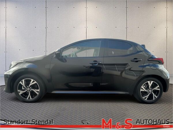 Toyota Yaris 1.5 Hybrid Teamplayer + Comfort Paket bild 3