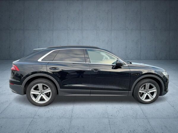 Audi Q8 SUV 55 TFSI qu. tiptr. Luft 20 FLA 360 ACC bild 7