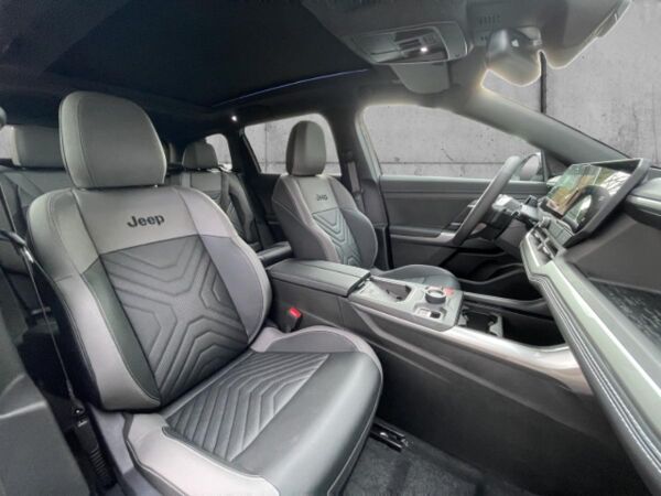 Jeep Compass First Edition PANORAMA+KAMERA+ACC+CARPLAY bild 6