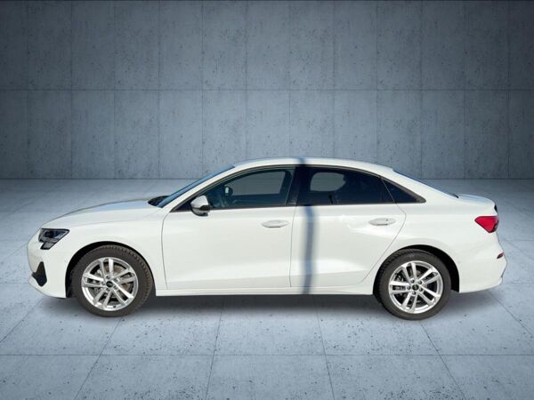 Audi A3 Limousine 35 TDI S tr LED FLA KeyLess LM bild 3