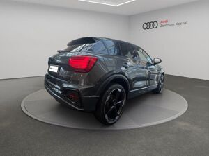 Audi Q2 S line 35 TDI qu. Matrix AHK Navi Teilleder bild 6