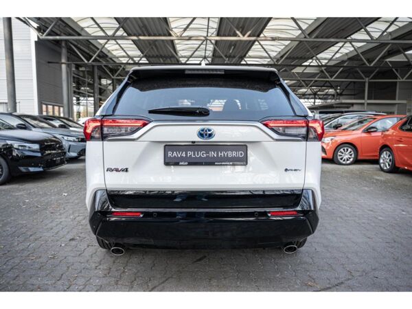 Toyota RAV 4 🔥 PLUG-IN HEADUP LED NAVI 0,5%🔥 SOFORT VERFÜGBAR. bild 6