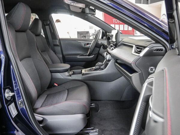 Toyota RAV 4 🔥 PLUG-IN HEADUP LED NAVI 0,5%🔥 SOFORT VERFÜGBAR bild 6