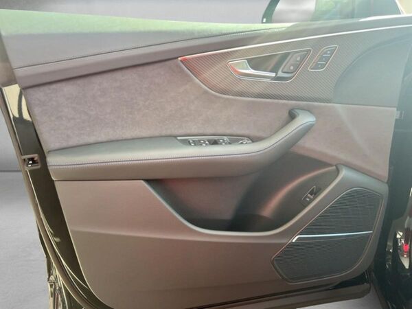 Audi RS Q8 SUV performance tiptronic bild 6