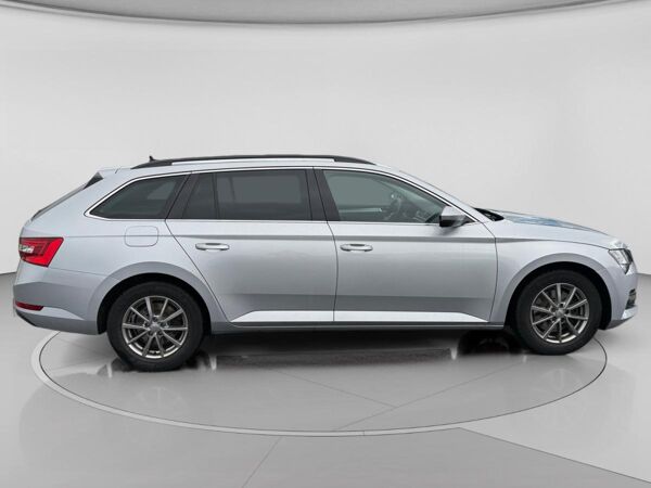 Skoda Superb AMBITION/SOFORT VERFÜGBAR*Haustürlieferung*Business Paket*Keyless bild 7