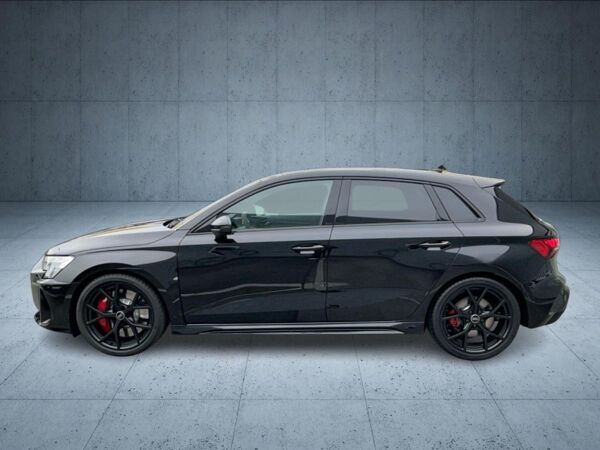 Audi RS3 RS 3 Sportback S tr. Vmax280 PANO Matrix S-Abgas bild 3