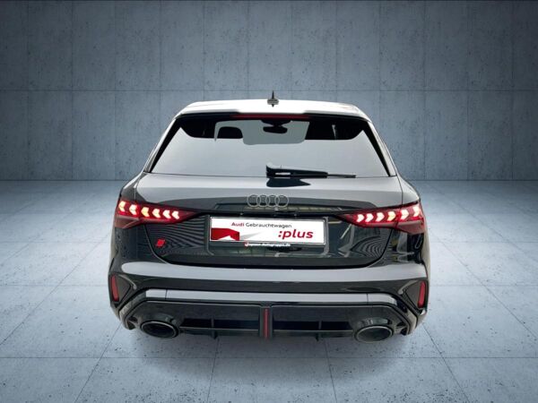 Audi RS3 RS 3 Sportback S tr. Vmax280 PANO Matrix S-Abgas bild 5