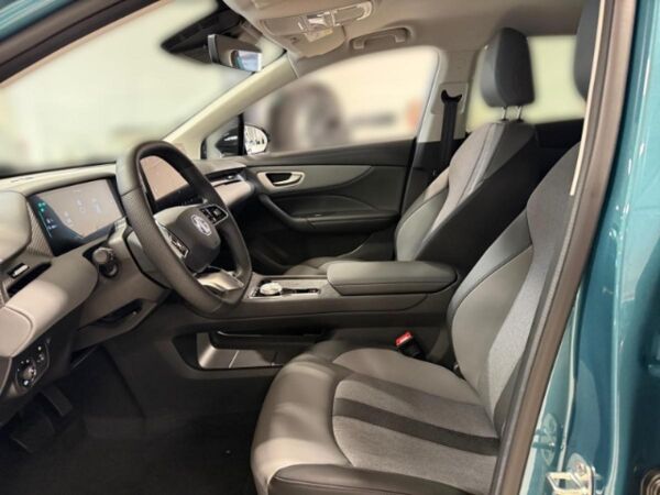 MG MG4 4 Luxury MCE LUX+Digitales Cockpit+360 Kamera+LED ACC Apple CarPlay Android+Auto Klimaautom bild 7