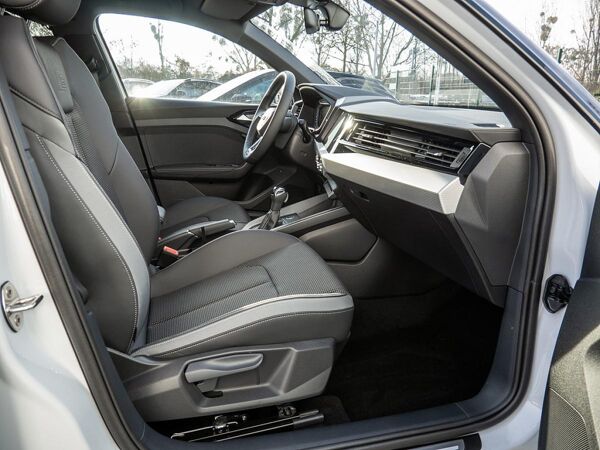 Audi A1 allstreet 30 TFSI bild 2