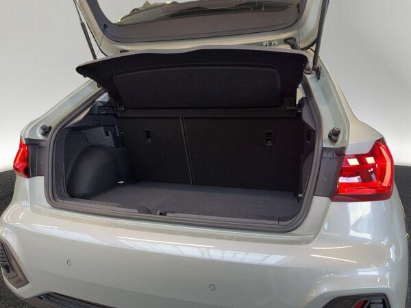 Audi A1 allstreet 30 TFSI Navi virtual LED DAB bild 6