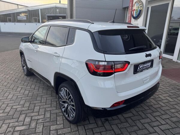 Jeep Compass 1.5l GSE T4 48V e-Hybrid Summit DCT bild 6
