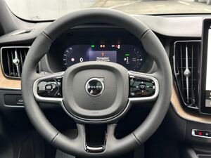Volvo XC60 T8 Plus Bright/Allwetter/ HUD/ PANO / 360/ 0,5%/ Sofort! bild 6
