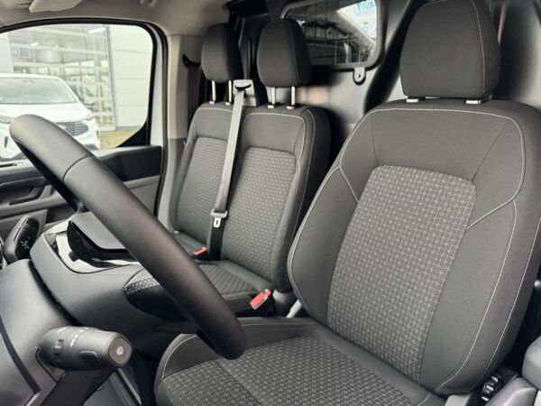 Ford Transit Custom BEV ⚡️🔋 Trend 320 L1 | AHK+Rückfahrkamera+Tempomat+Klimaautom.+LED bild 4