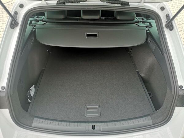 Seat Leon 1.5 eTSI 110 kW FR AHK AAC ACC Kamera PDC DAB bild 5