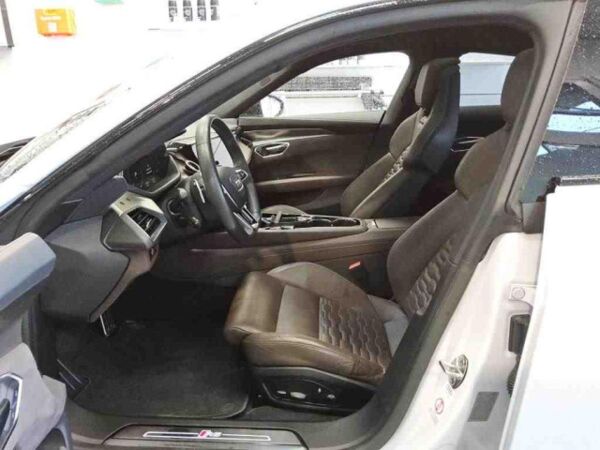 Audi RS e-tron GT +KERAMIK+OPTIK+NACHT+MASSAGE+360°+ bild 3