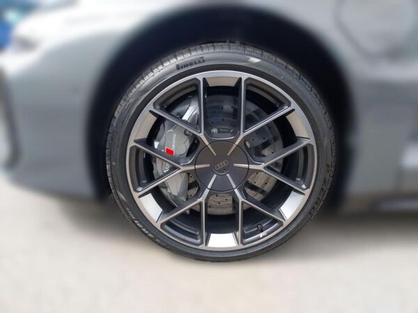 Audi RS e-tron GT performance quattro *KERAMIK*360°CAM*CARBON*UPE209.000* bild 5