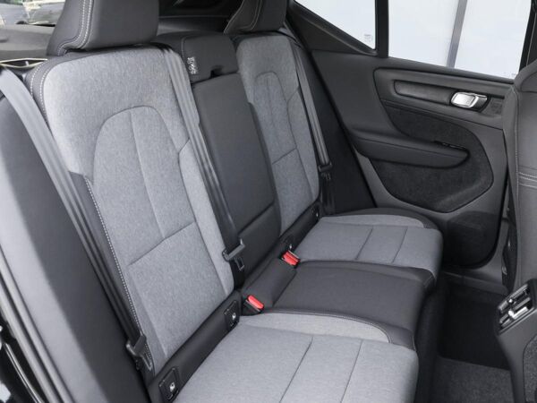 Volvo XC40 B3 Plus Black Edition bild 4