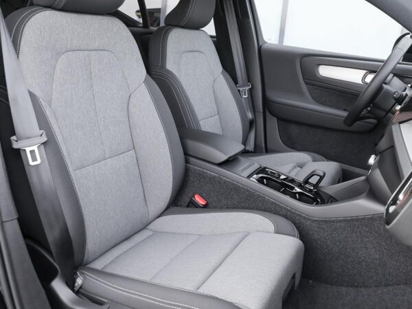 Volvo XC40 B3 Plus Black Edition bild 5