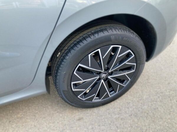 Skoda Kamiq Balance 1.0TSI MATRIX.TravelA.VC.WINTER.KAM.AHK.ACC.KESSY.SmartLink.SunSet bild 7