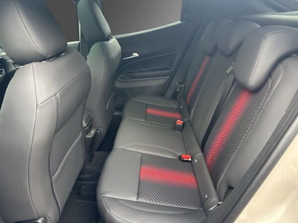 Alfa Romeo Junior Ibrida TI-MY26-Panoramadach-TechnologiePaket bild 7