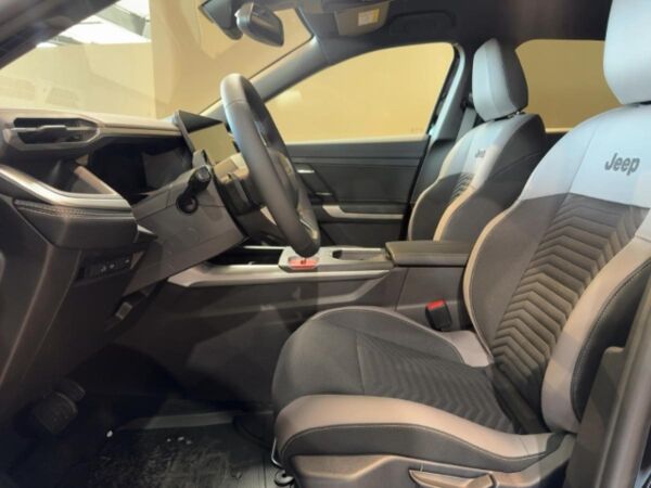 Jeep Compass e-Hybrid First Edition MATRIX RFK WINTER bild 6