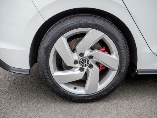 Volkswagen Golf VIII 2.0 TSI DSG GTI App-Connect Telefon bild 6