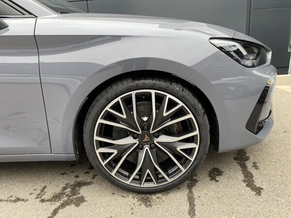 Cupra Leon VZ 2.0 TSI DSG MATRIX SENNHEISER RFK ACC CarPlay bild 7