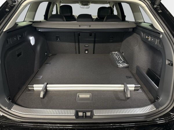 Skoda Superb Combi Selection 2,0 TDI 7-Gang automat. *AHK**Aktionsfahrzeug* bild 7