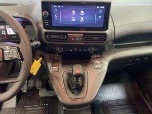 Toyota Proace City ELEKTRIKER AKTION ⚡⚡ L1 verblecht 🚧👷‍♂️ 4-türig Meister 1,5 D-4D 74 KW (102 PS) Start/Stop 6-Gang-Sc bild 7